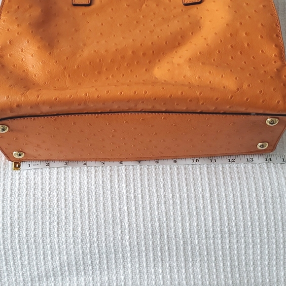 Michael Kors vintage Hamilton handbag.  Burnt orange color. Includes dust bag - Picture 7 of 12